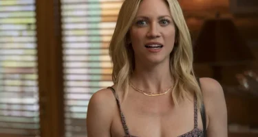 The Hunting Wives season 1