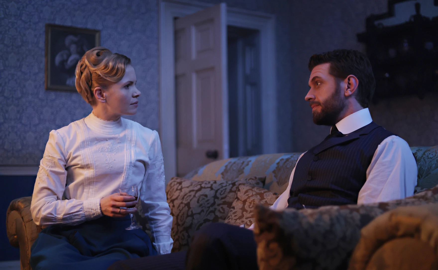 Miss Scarlet season 6